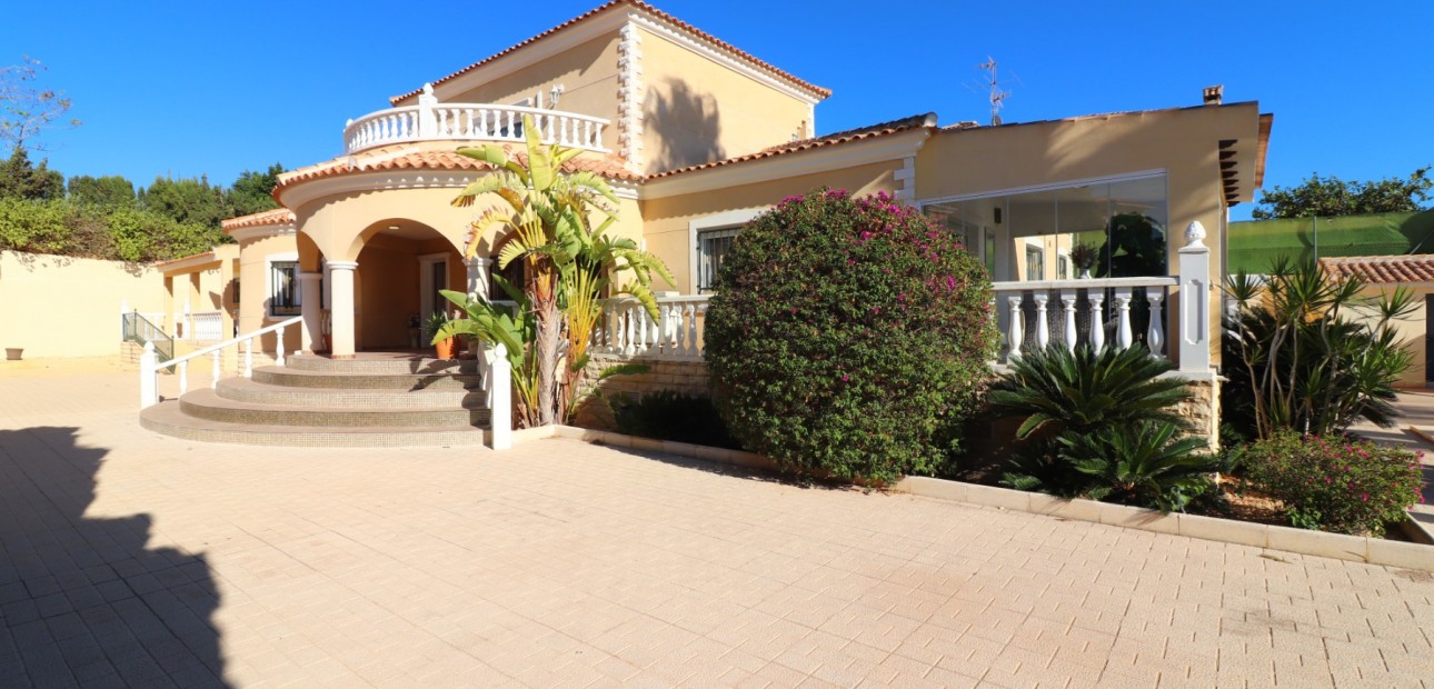 Sale - Detached Villa -
La Marina - La Escuera