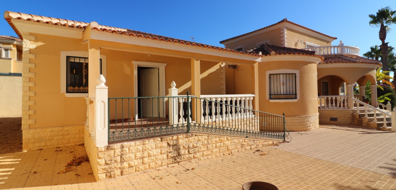 Sale - Detached Villa -
La Marina - La Escuera