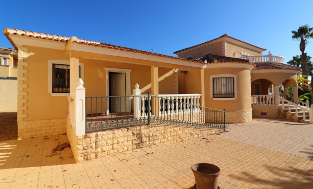 Herverkoop - Detached Villa -
La Marina - La Escuera