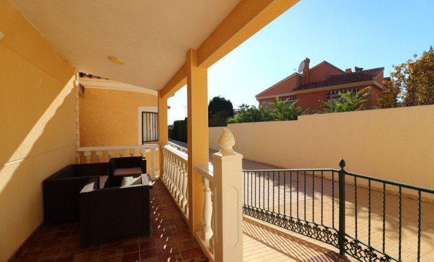 Herverkoop - Detached Villa -
La Marina - La Escuera