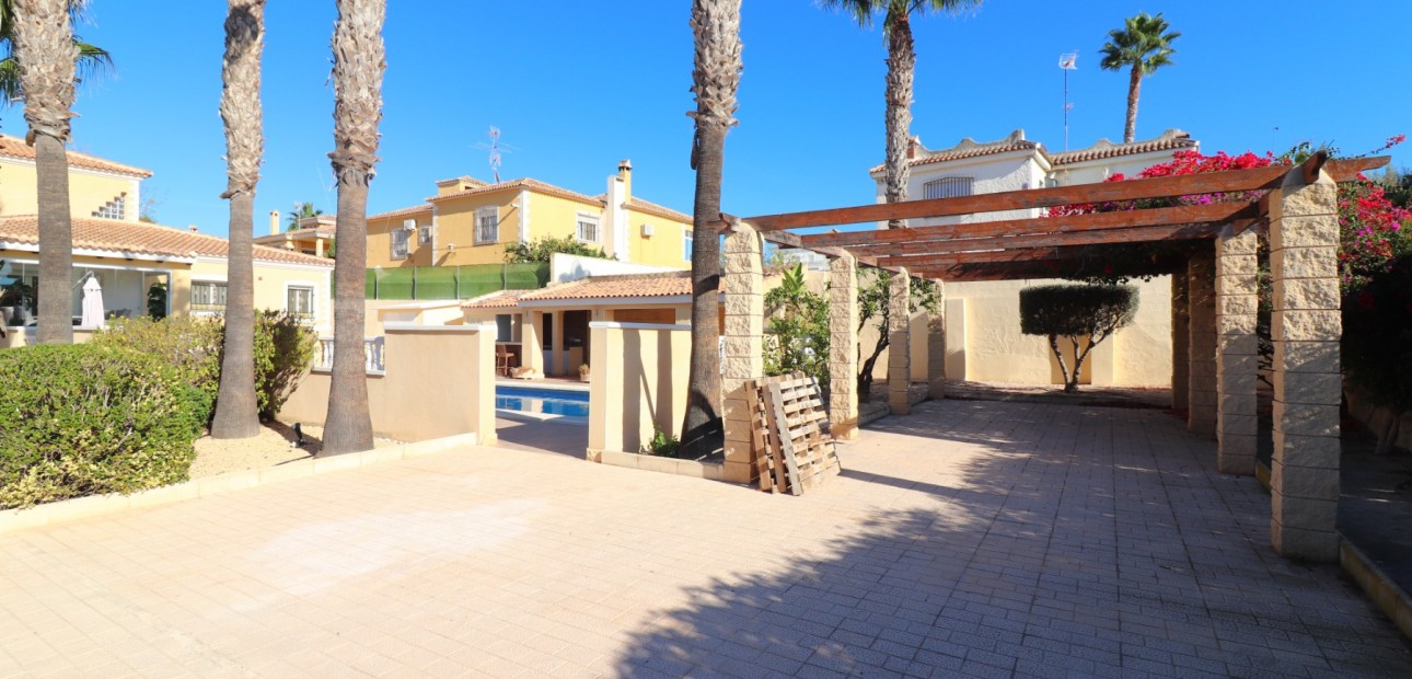 Venta - Detached Villa -
La Marina - La Escuera