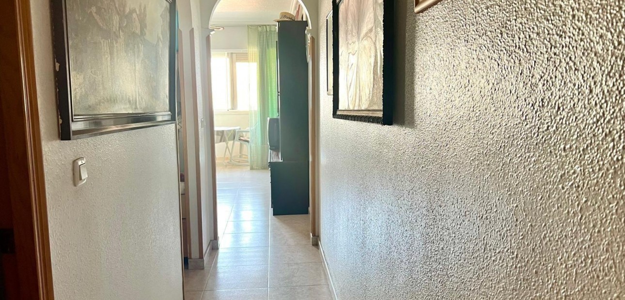 Sale - Apartment / flat -
Torrevieja - Playa de los locos