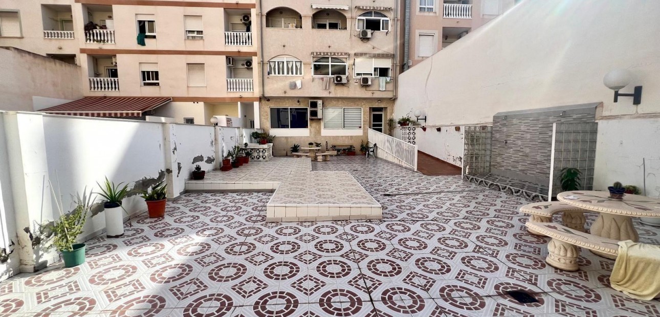 Herverkoop - Appartement / flat -
Torrevieja - Playa de los locos