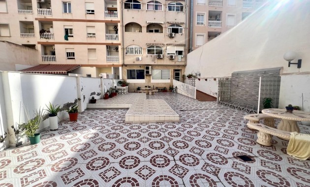 Sale - Apartment / flat -
Torrevieja - Playa de los locos