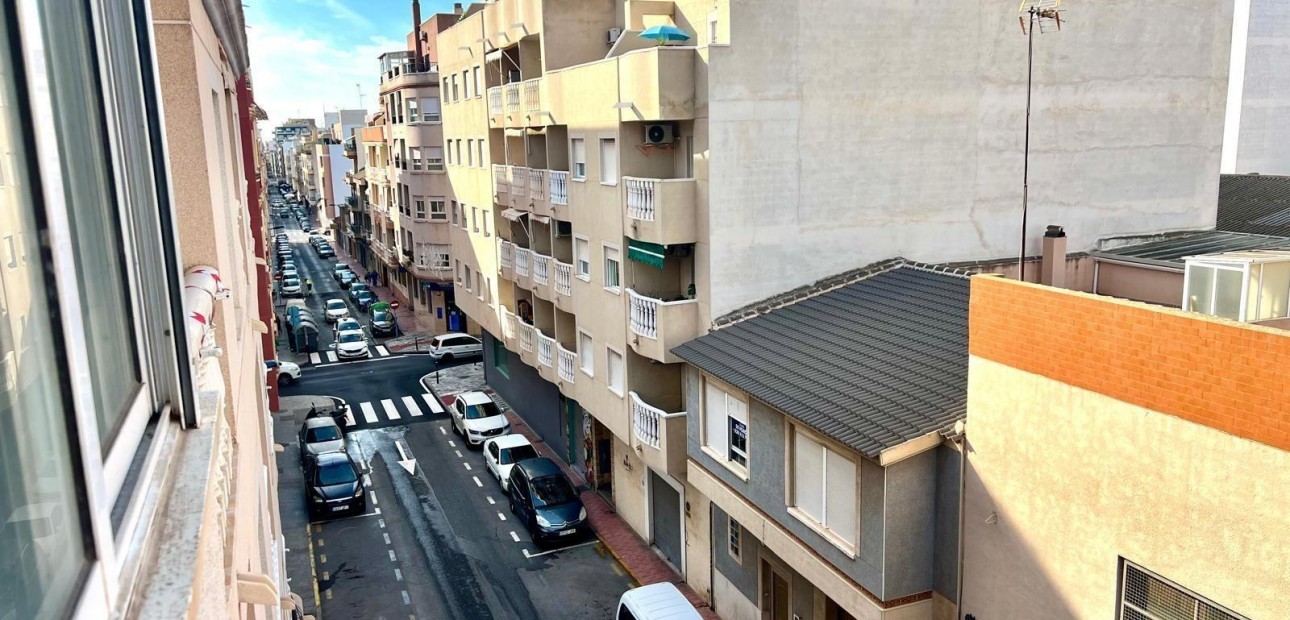 Herverkoop - Appartement / flat -
Torrevieja - Playa de los locos