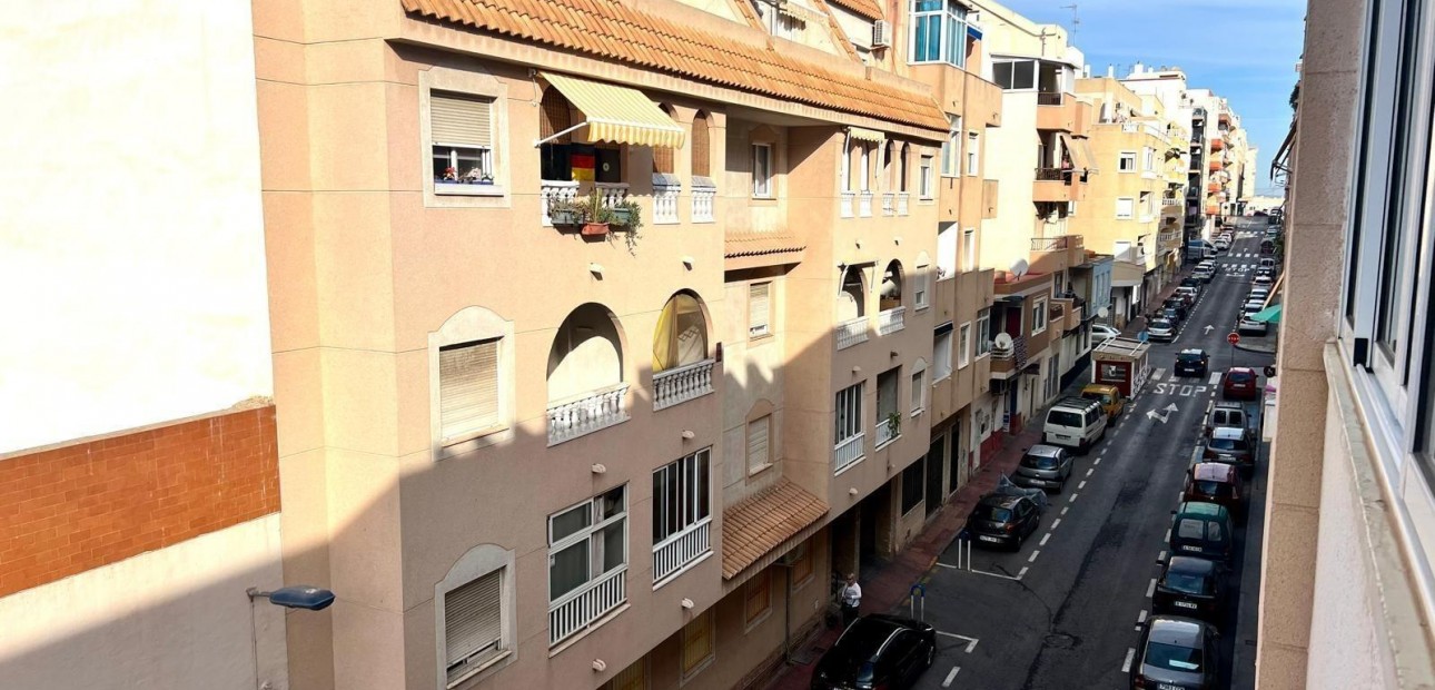 Sale - Apartment / flat -
Torrevieja - Playa de los locos