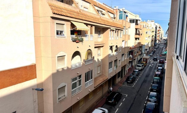 Herverkoop - Appartement / flat -
Torrevieja - Playa de los locos