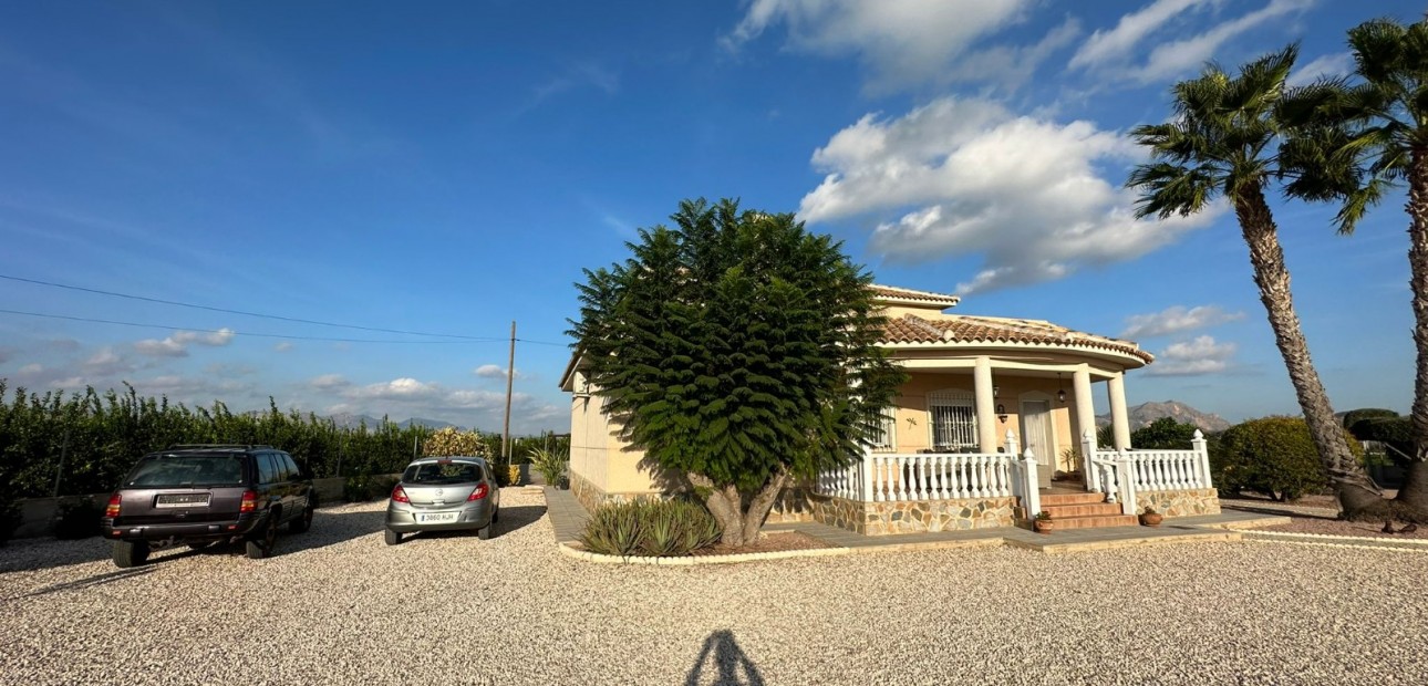 Herverkoop - Country Property/Finca -
La Matanza