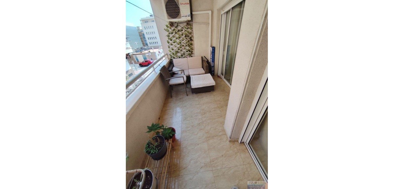 Herverkoop - Appartement / flat -
Torrevieja - Estacion de autobuses