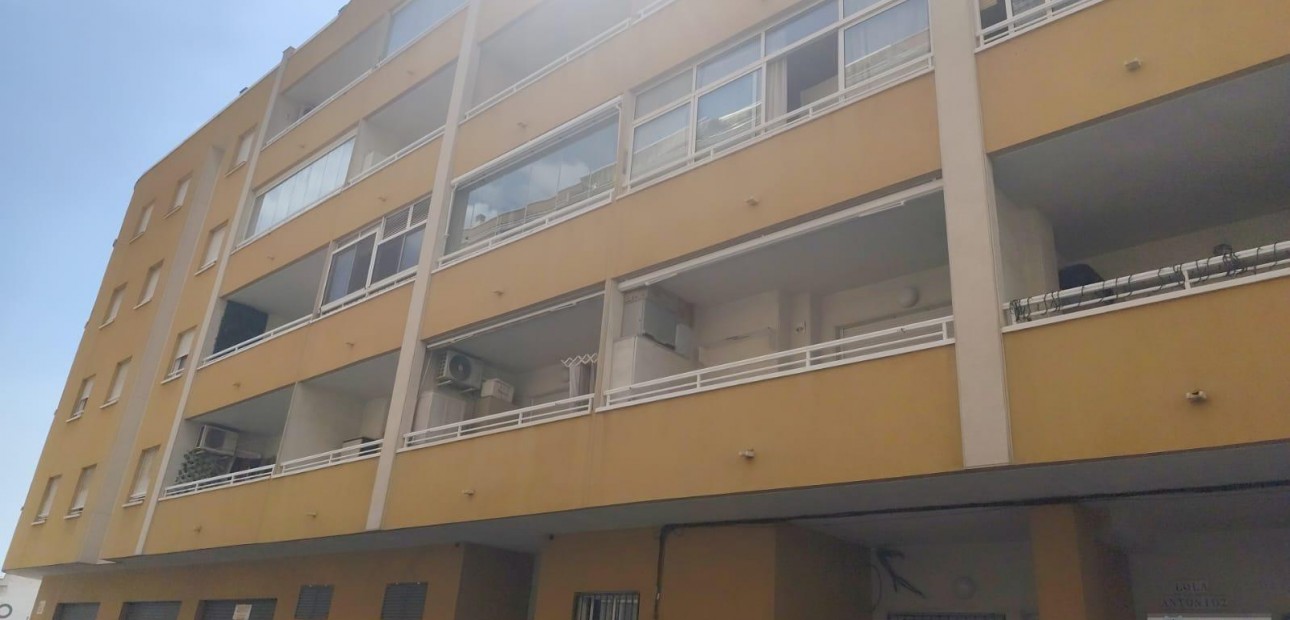 Sale - Apartment / flat -
Torrevieja - Estacion de autobuses