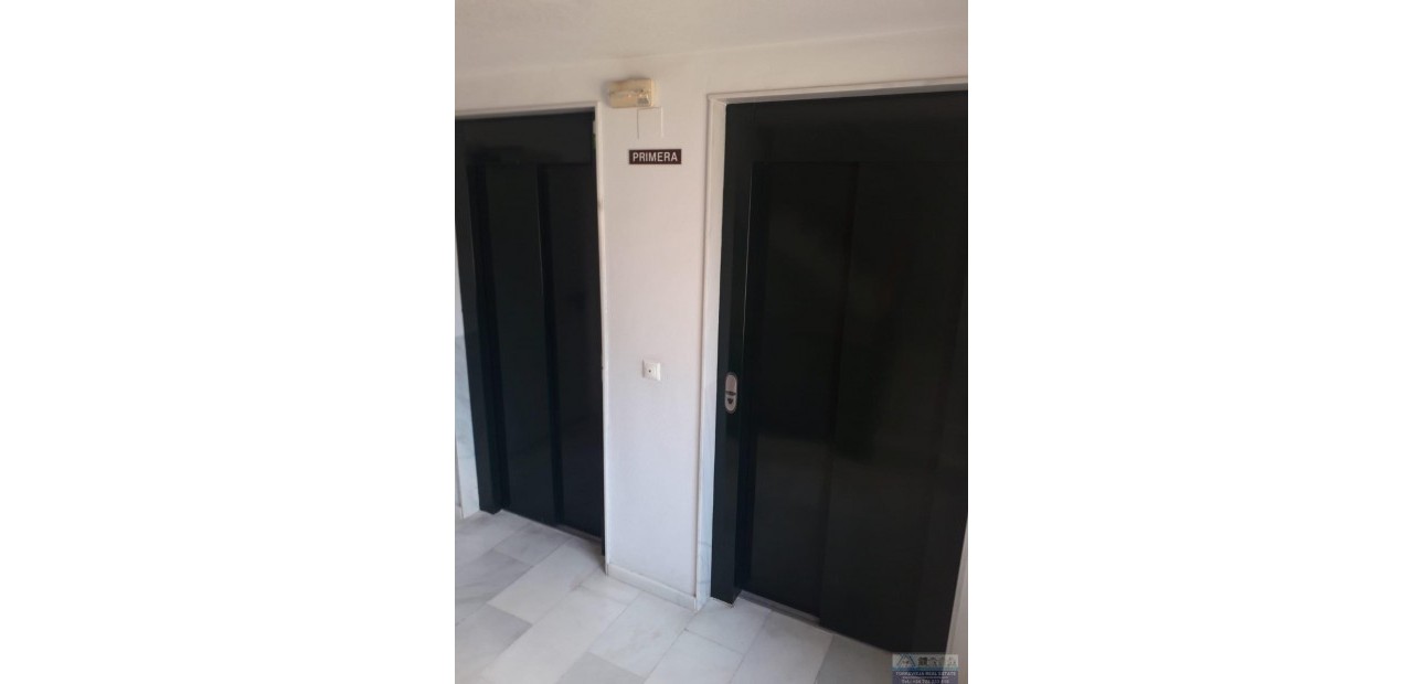 Sale - Apartment / flat -
Torrevieja - Estacion de autobuses