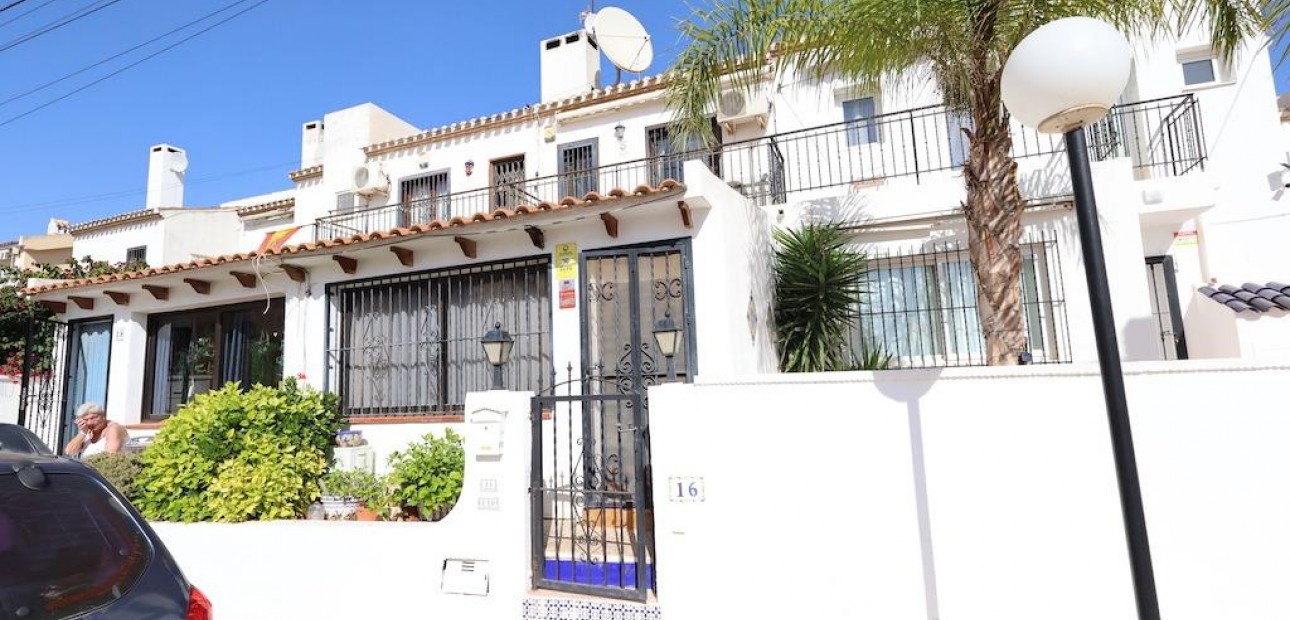 Venta - Terraced house -
San Miguel de Salinas - Villamartín