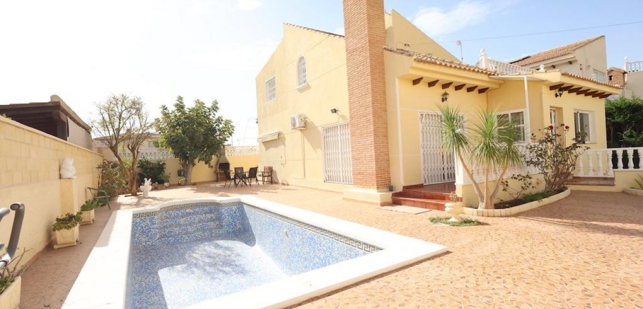 Venta - Villa -
Orihuela Costa - Playa Flamenca