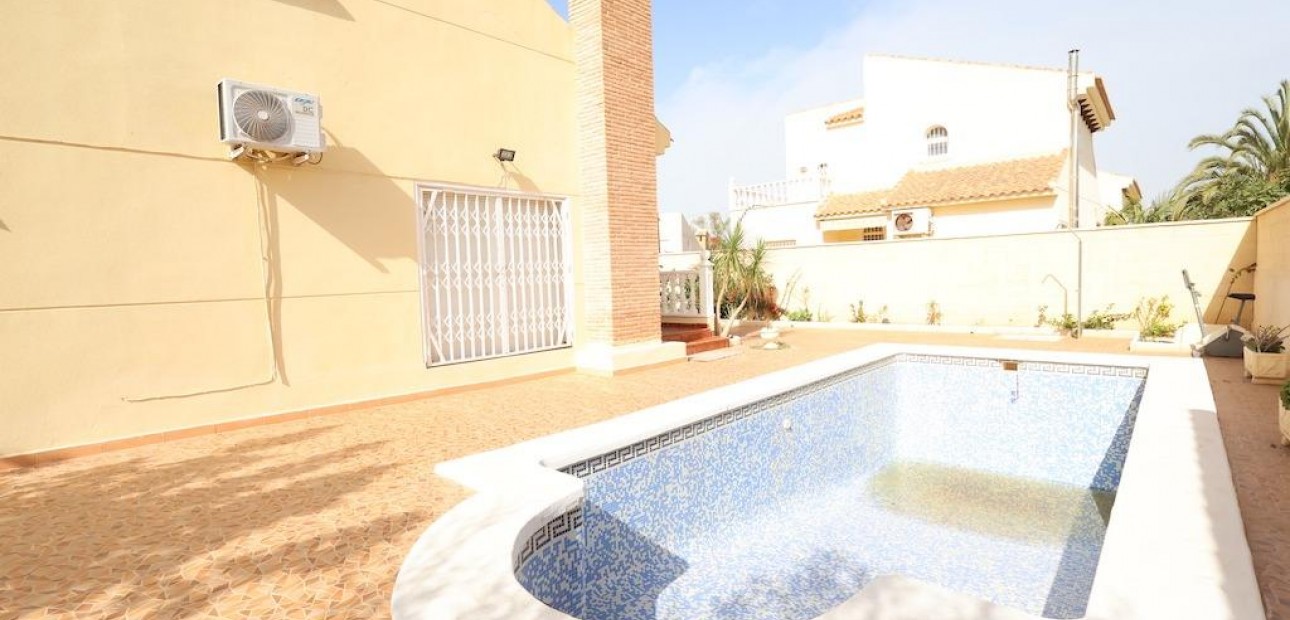 Venta - Villa -
Orihuela Costa - Playa Flamenca