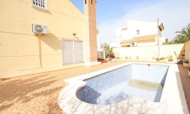 Venta - Villa -
Orihuela Costa - Playa Flamenca