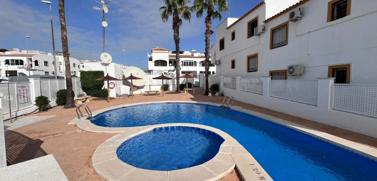 Venta - Apartamento / piso -
Orihuela - Entre Naranjos Vistabella