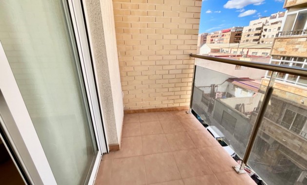 Venta - Apartamento / piso -
Torrevieja - Centro