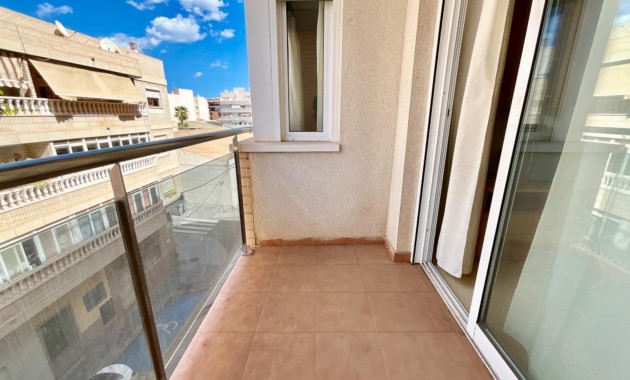 Venta - Apartamento / piso -
Torrevieja - Centro