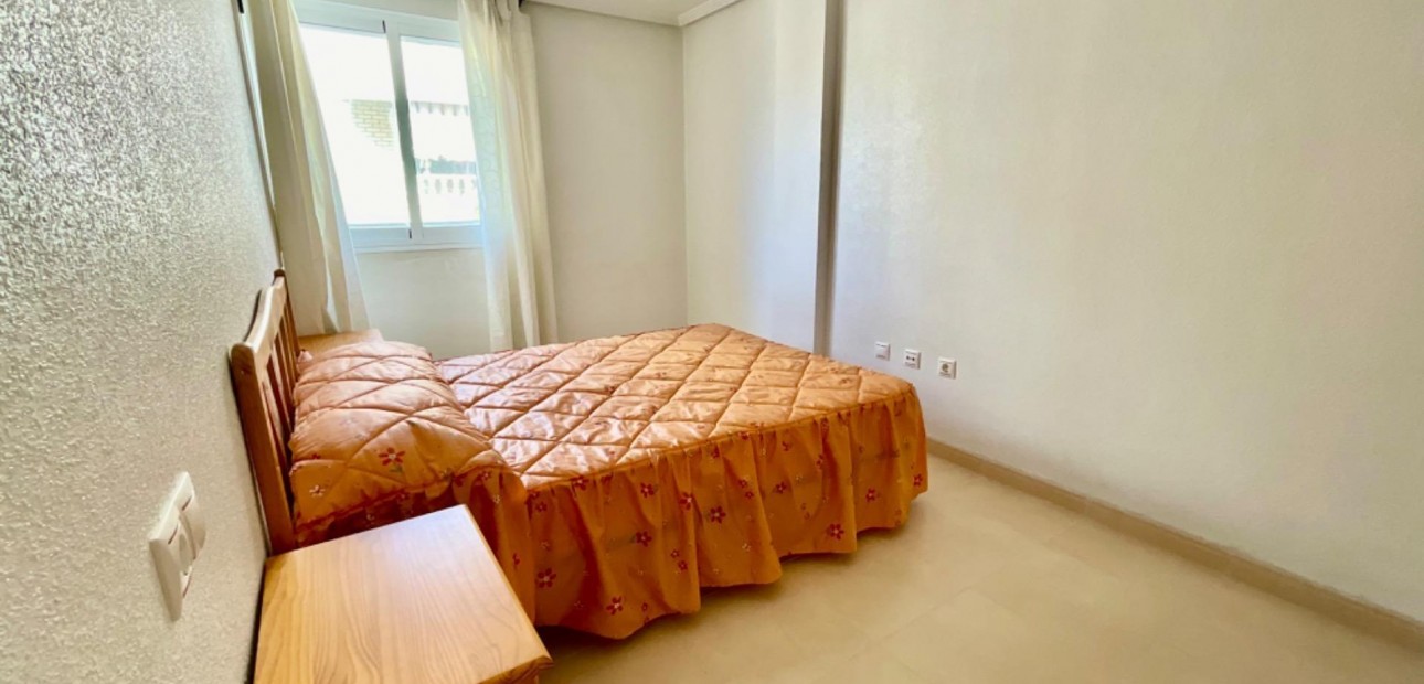 Venta - Apartamento / piso -
Torrevieja - Centro