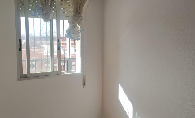 Venta - Apartamento / piso -
Torrevieja - La Mata