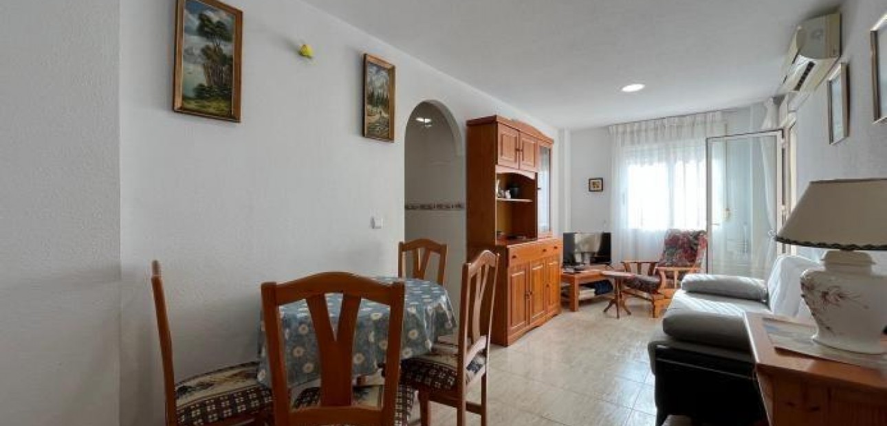 Venta - Apartamento / piso -
Torrevieja - Estacion de autobuses