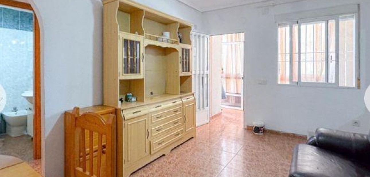 Venta - Apartamento / piso -
Torrevieja - Centro