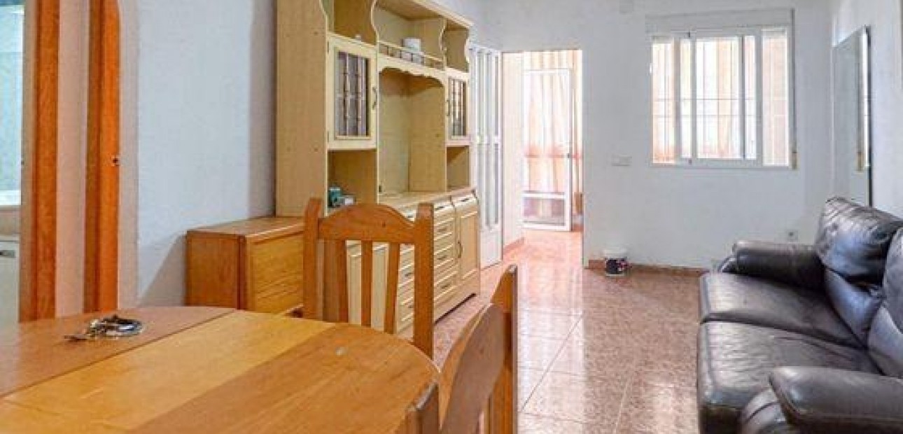 Venta - Apartamento / piso -
Torrevieja - Centro