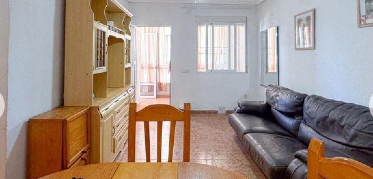 Venta - Apartamento / piso -
Torrevieja - Centro