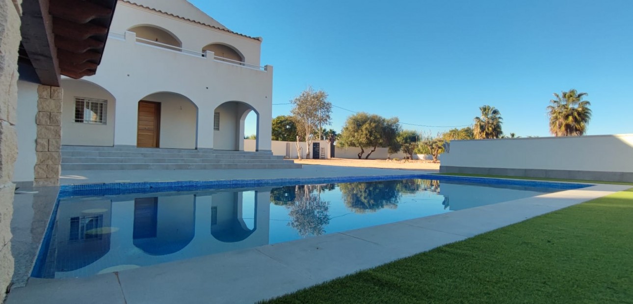 Venta - Country Property -
Catral