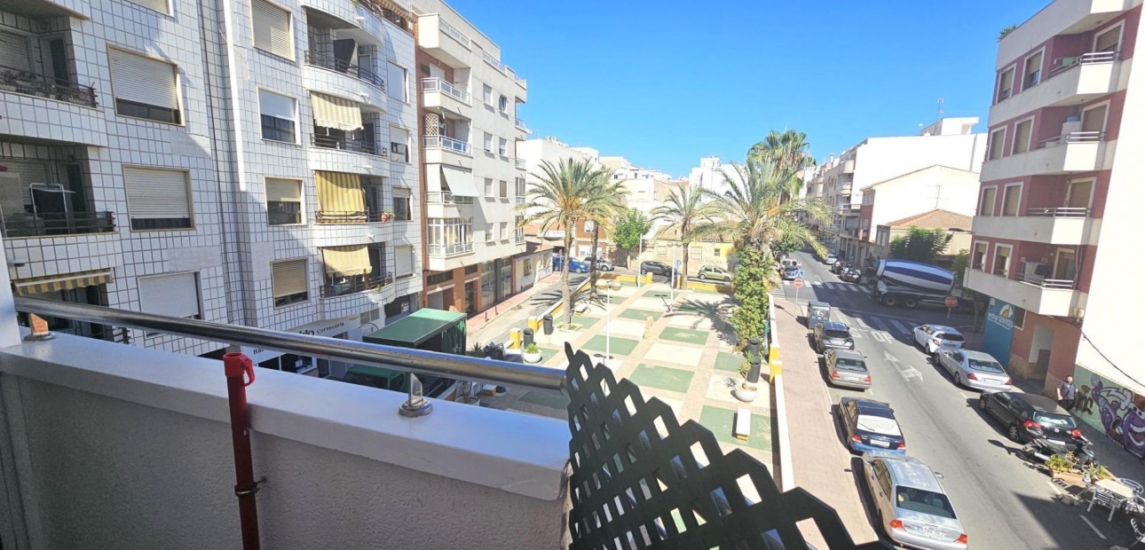 Venta - Apartamento / piso -
Torrevieja - Centro