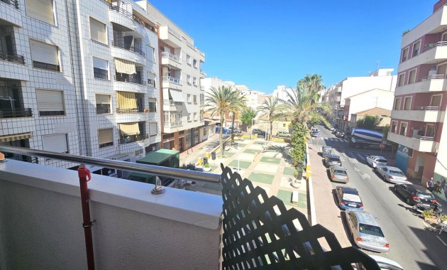 Venta - Apartamento / piso -
Torrevieja - Centro