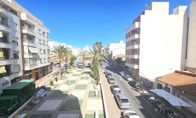 Venta - Apartamento / piso -
Torrevieja - Centro