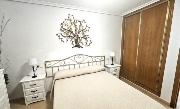 Venta - Apartamento / piso -
Torrevieja - Centro