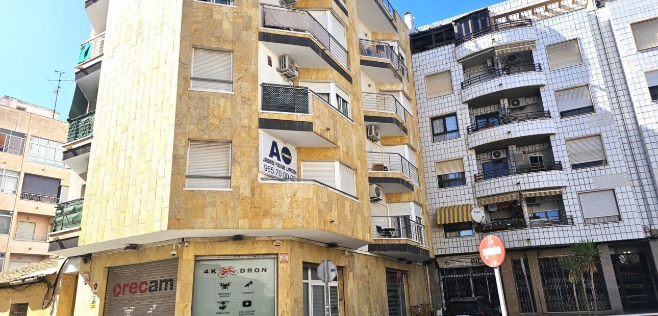 Venta - Apartamento / piso -
Torrevieja - Centro