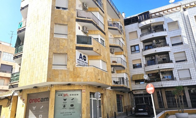 Venta - Apartamento / piso -
Torrevieja - Centro