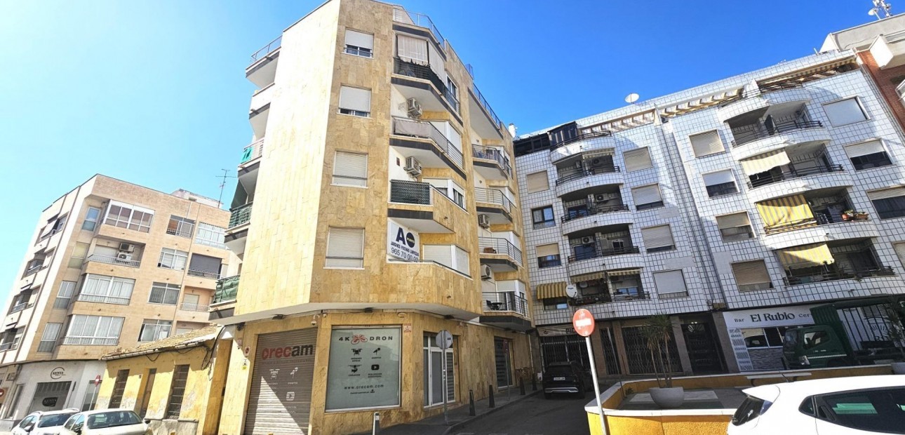 Venta - Apartamento / piso -
Torrevieja - Centro