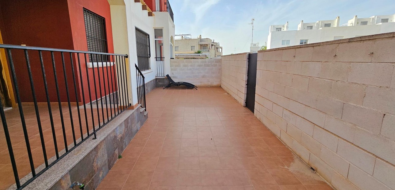 Venta - Terraced house -
Torrevieja - Aguas Nuevas