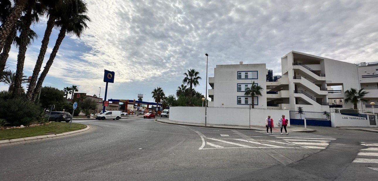 Venta - Apartamento / piso -
Orihuela Costa - Punta Prima