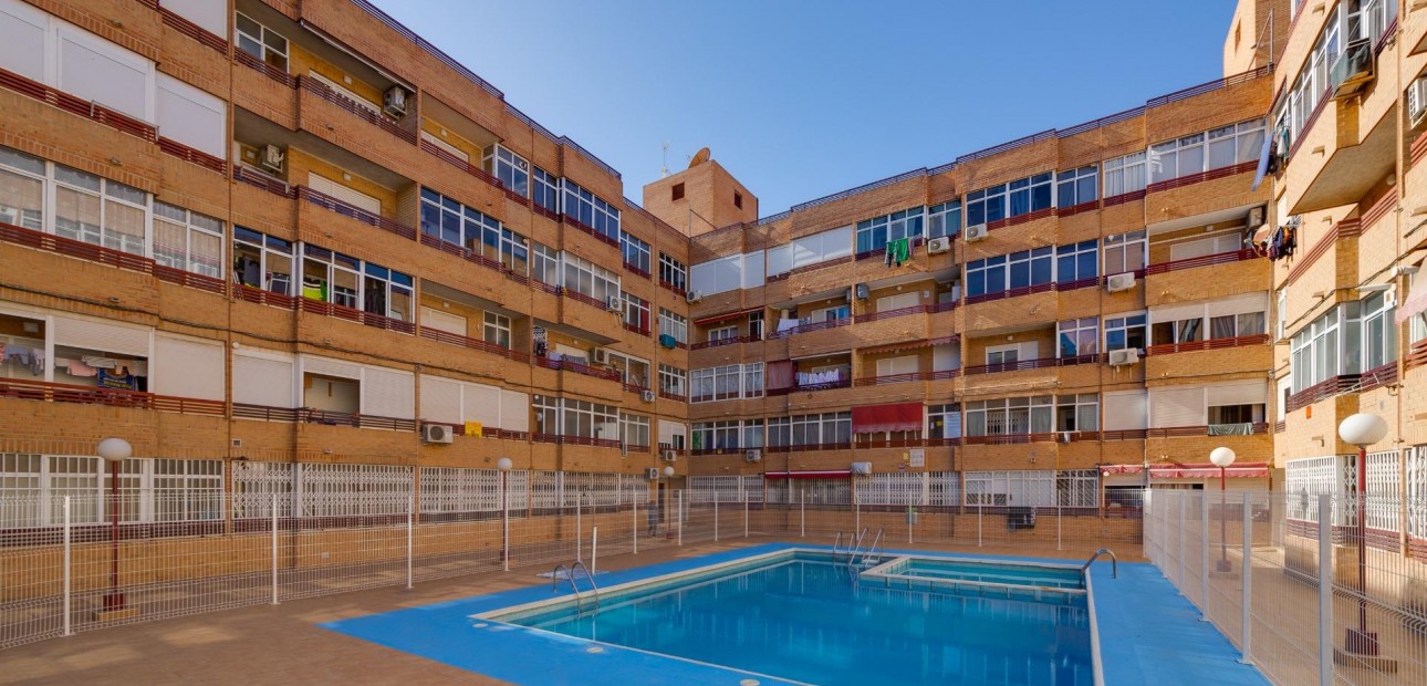 Venta - Apartamento / piso -
Torrevieja - Centro