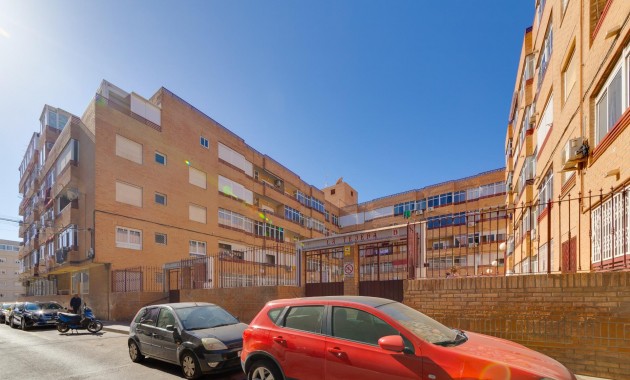 Venta - Apartamento / piso -
Torrevieja - Centro