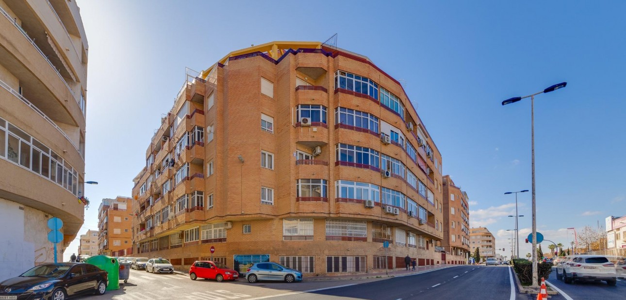 Venta - Apartamento / piso -
Torrevieja - Centro