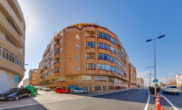 Venta - Apartamento / piso -
Torrevieja - Centro