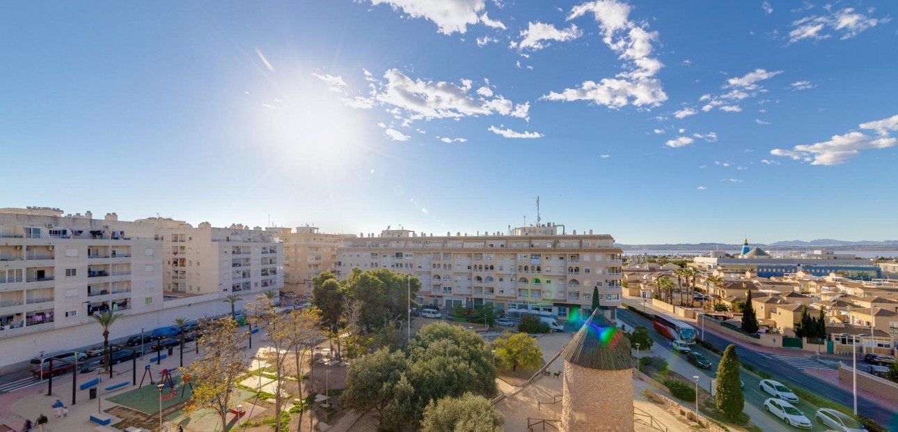 Venta - Apartamento / piso -
Torrevieja - Centro