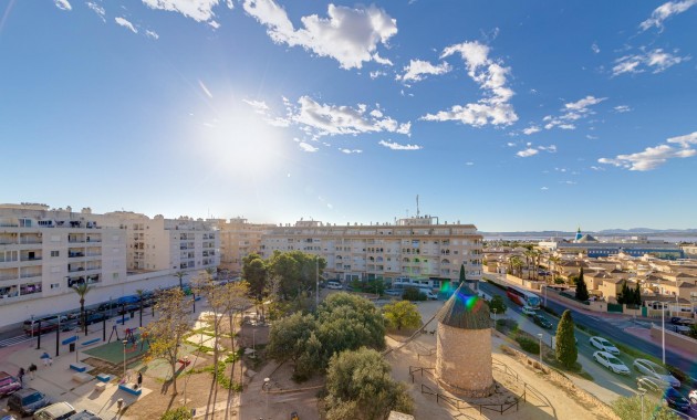 Venta - Apartamento / piso -
Torrevieja - Centro