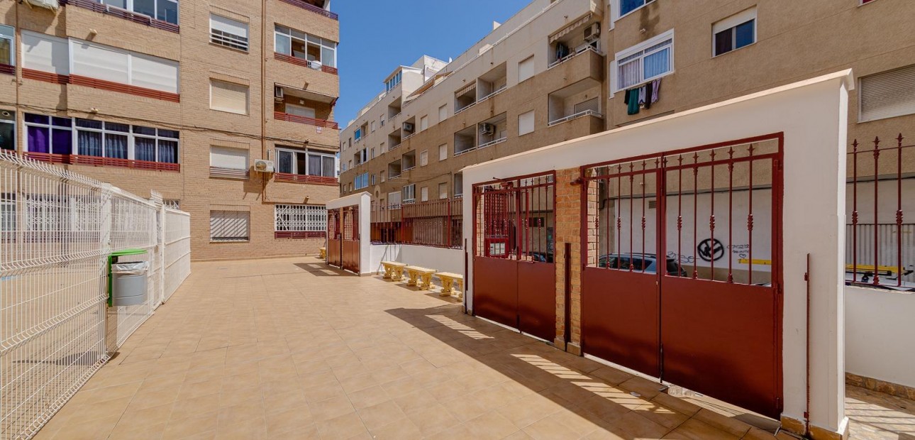 Venta - Apartamento / piso -
Torrevieja - Centro