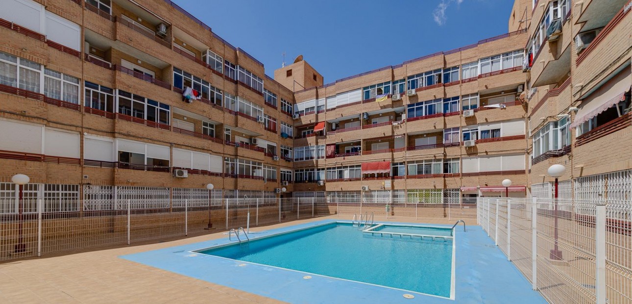 Venta - Apartamento / piso -
Torrevieja - Centro