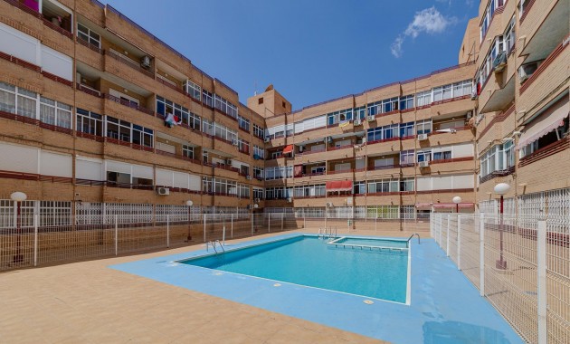 Venta - Apartamento / piso -
Torrevieja - Centro