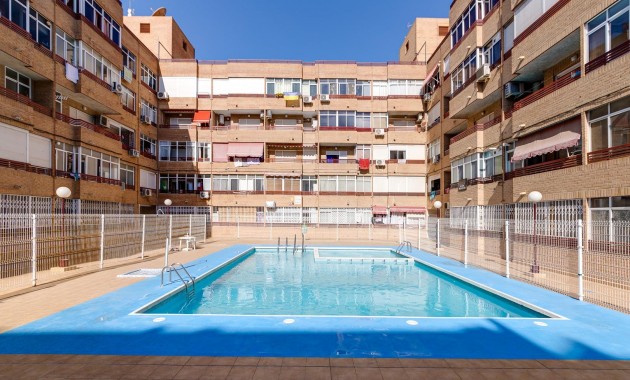 Venta - Apartamento / piso -
Torrevieja - Centro