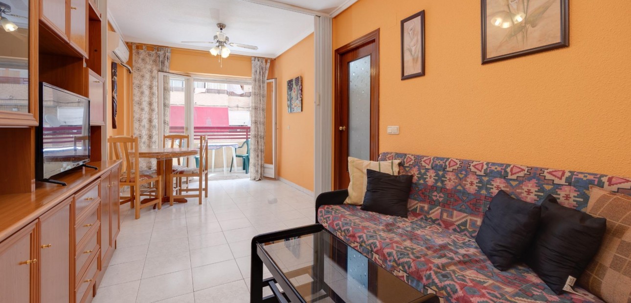 Venta - Apartamento / piso -
Torrevieja - Centro