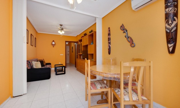 Venta - Apartamento / piso -
Torrevieja - Centro